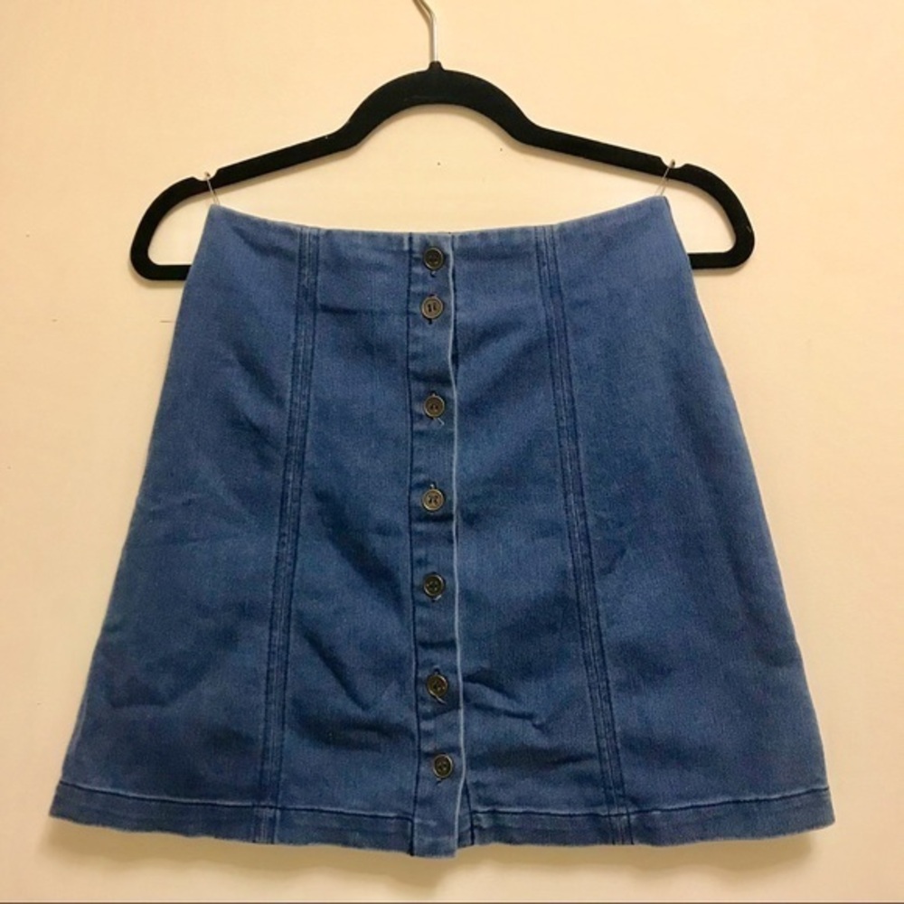 Button-Down Denim‎ Skirt